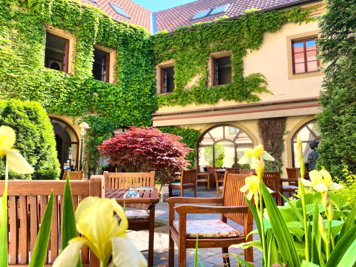 Hotel Octarna - Free Parking Кромержиж Экстерьер фото