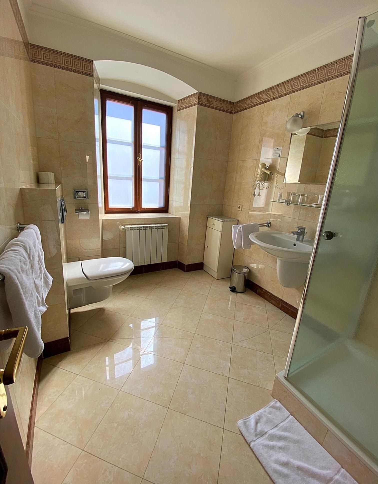 Hotel Octarna - Free Parking Кромержиж Экстерьер фото