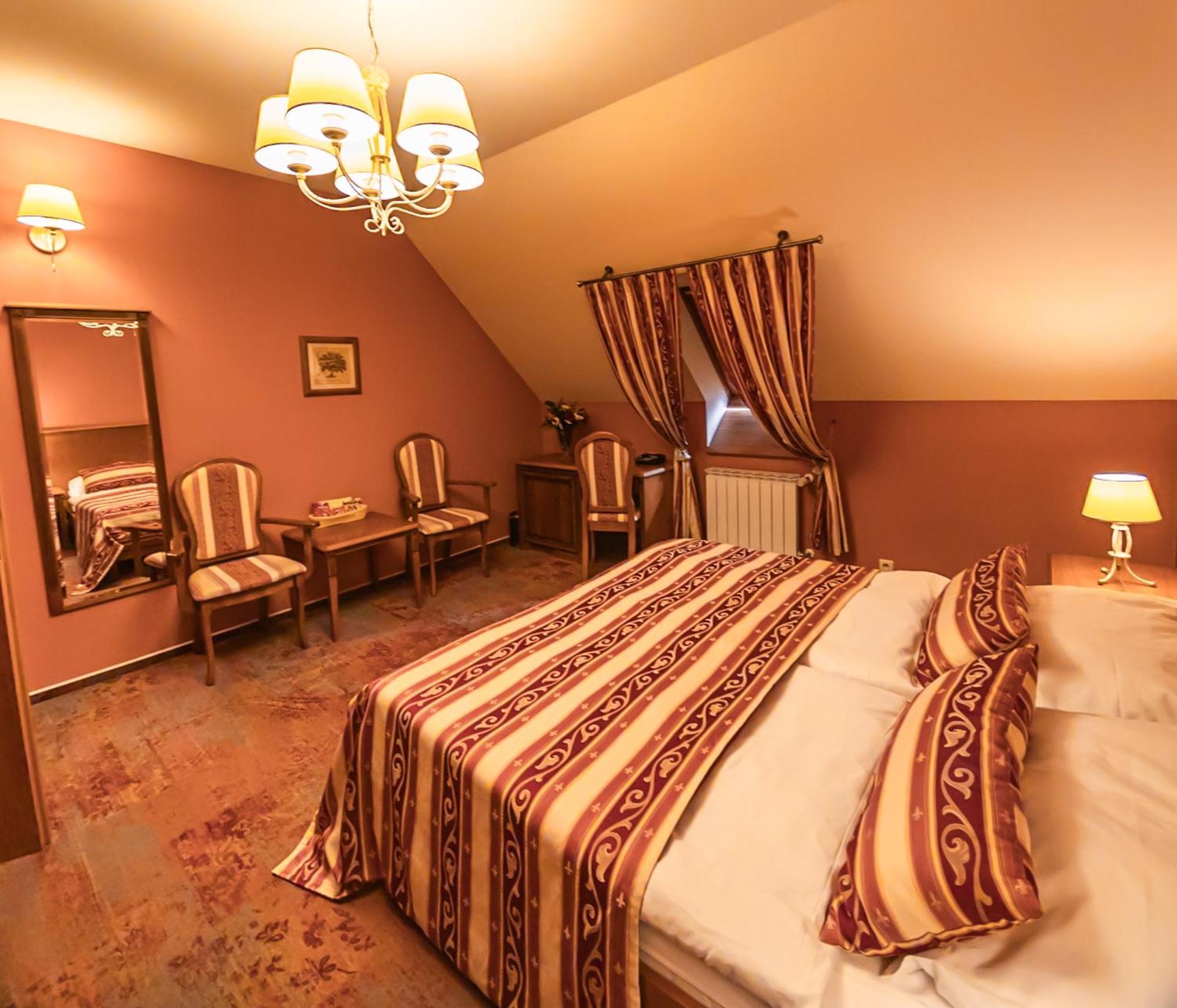 Hotel Octarna - Free Parking Кромержиж Экстерьер фото